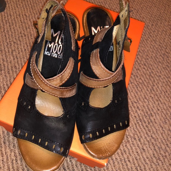 Miz Mooz Shoes - Miz Mooz shoes - lightly worn in great condition